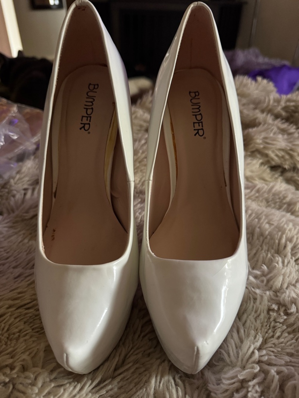Bumper White Patent Pointed Pumps